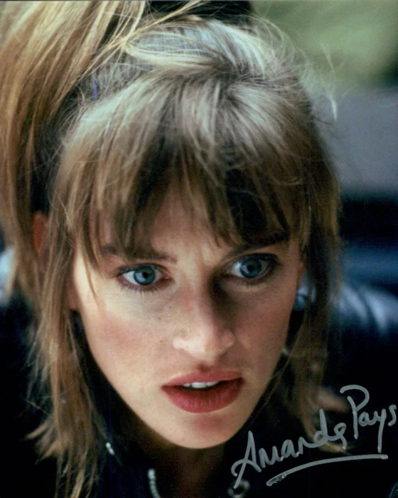 Amanda Pays autograph