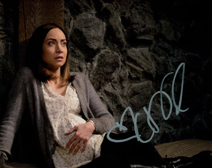 Courtney Ford autograph