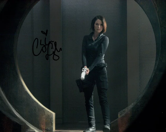 Chyler Leigh autograph