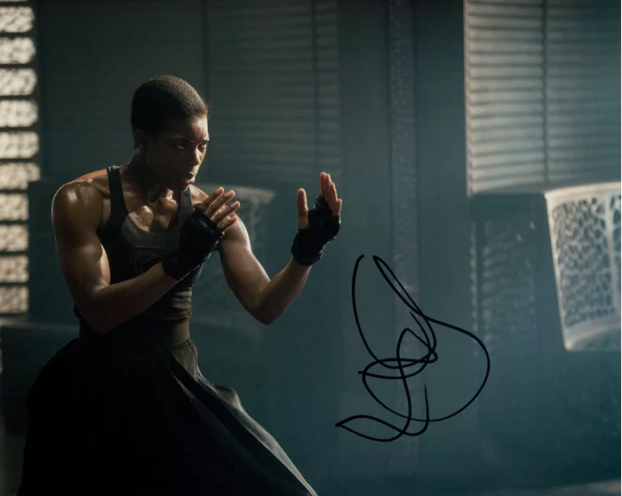 Ann Ogbomo autograph
