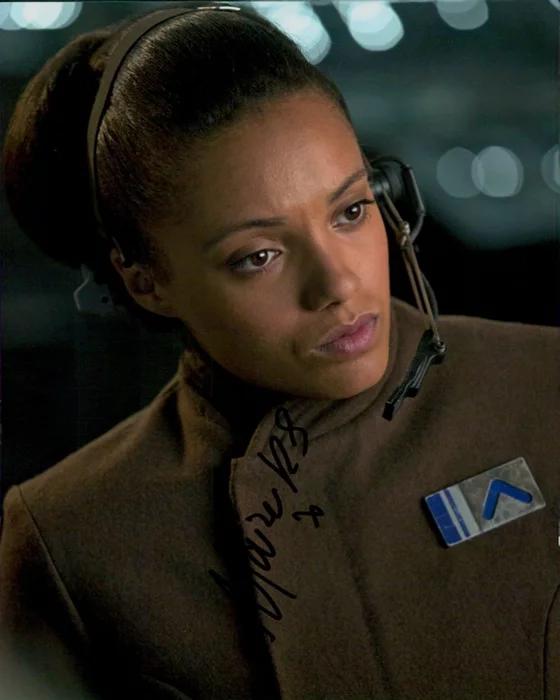 Maisie Sellers-Richardson autograph