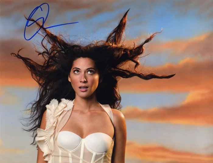 Olivia Munn autograph