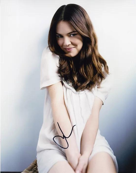 Jacinda Barrett autograph