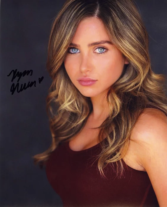Ryan Newman autograph