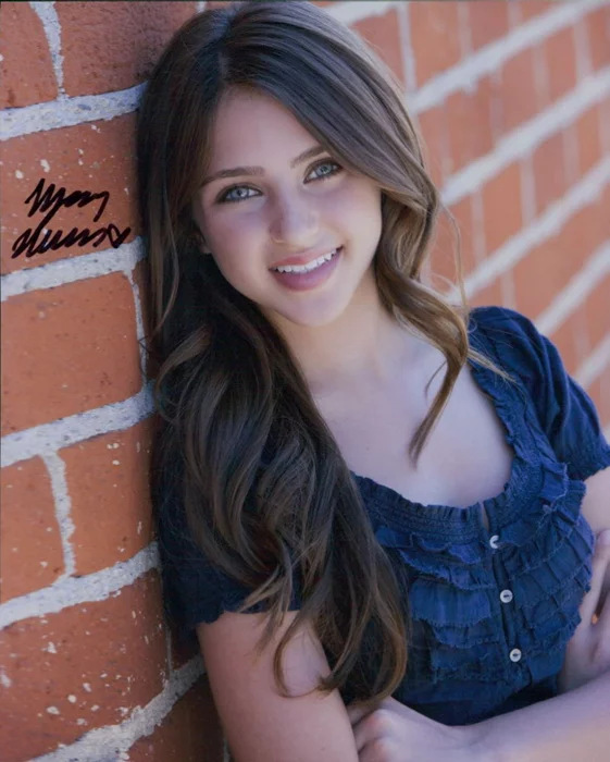 Ryan Newman autograph