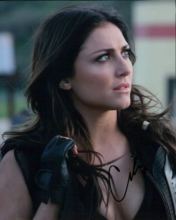 Cassie Scerbo autograph