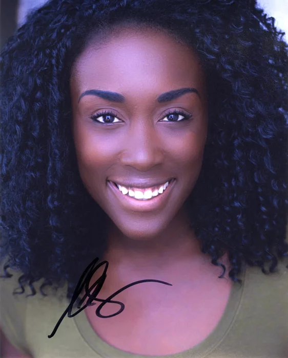Malynda Hale autograph