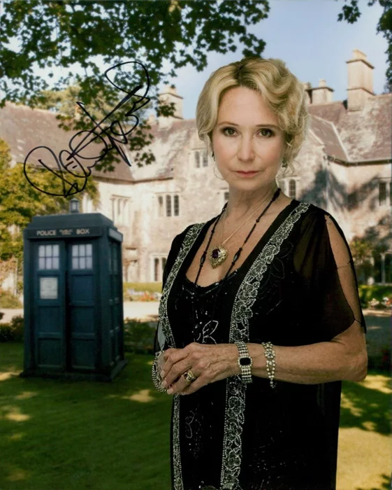 Felicity Kendal autograph