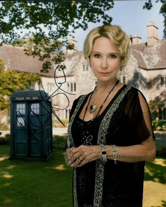 Felicity Kendal autograph