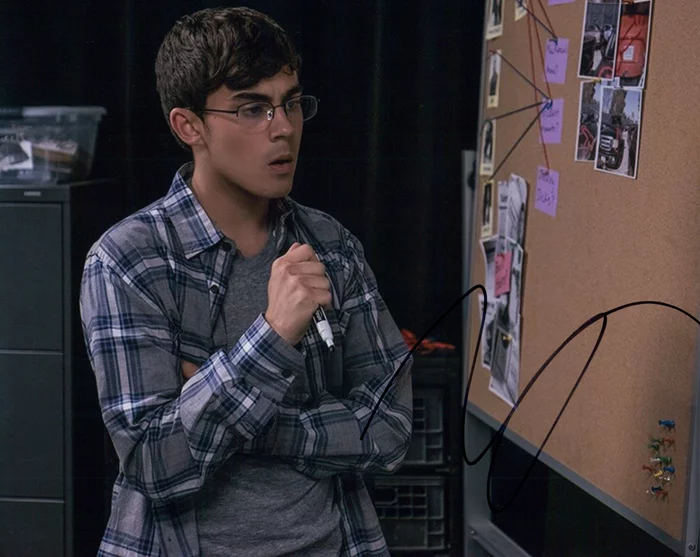 Tyler Alvarez autograph