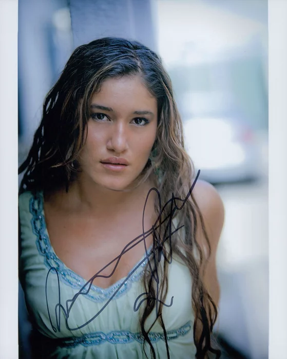 Q'Orianka Kilcher autograph