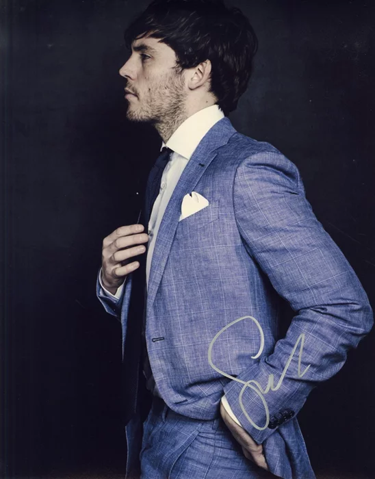 Sam Claflin autograph