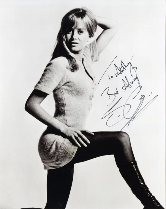 Susan George autograph