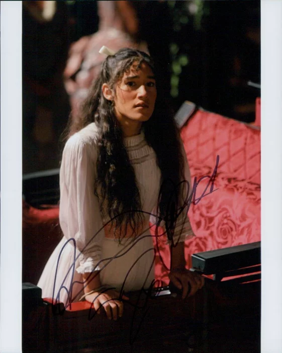 Q'Orianka Kilcher autograph