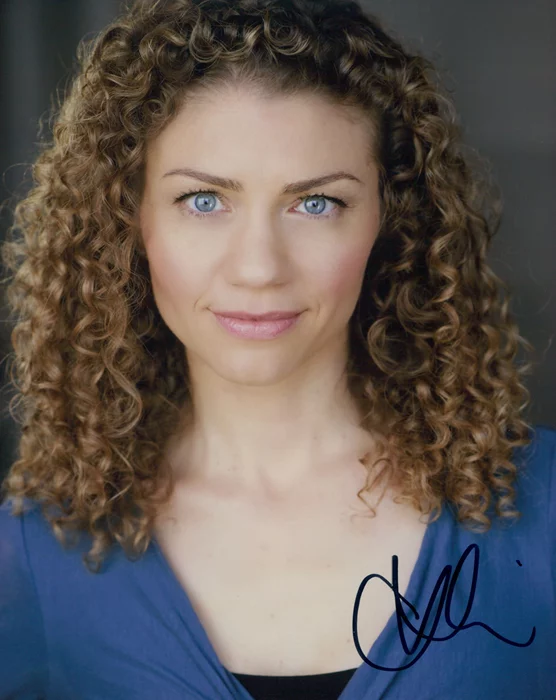 Carolyne Maraghi autograph