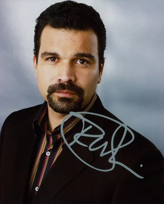 Ricardo Chavira autograph