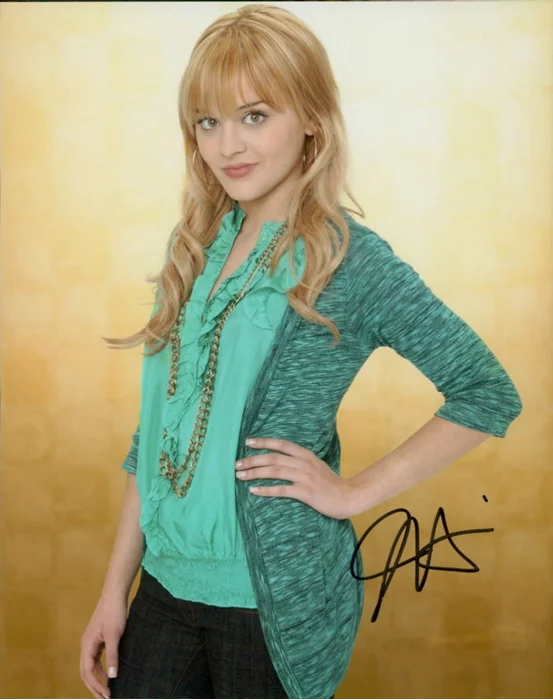 Jordan Hinson autograph