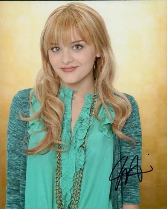 Jordan Hinson autograph