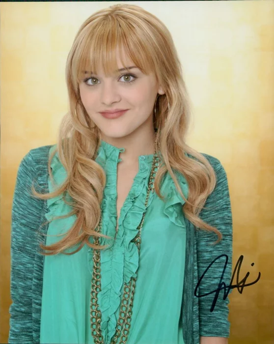 Jordan Hinson autograph