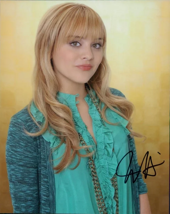 Jordan Hinson autograph