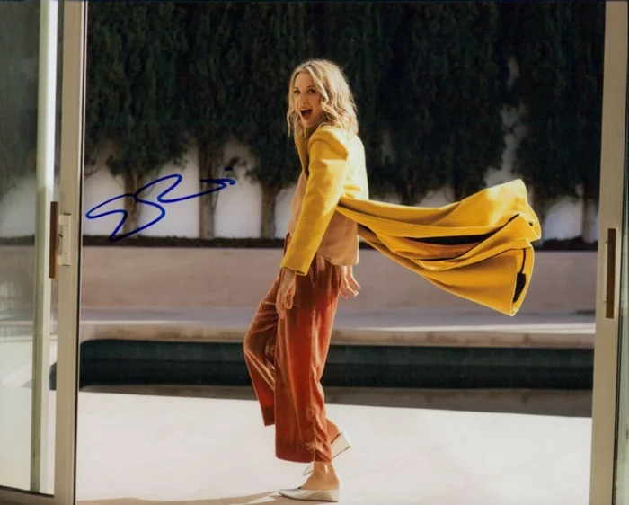Ever Carradine autograph
