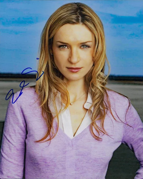 Ever Carradine autograph