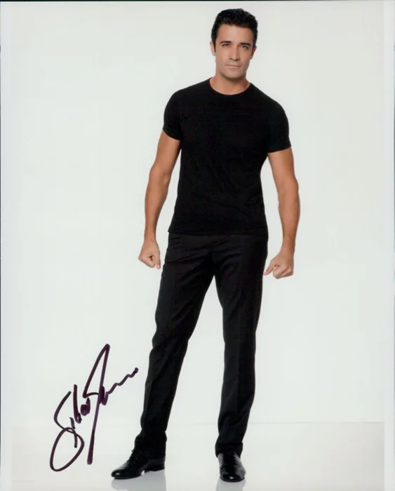Gilles Marini autograph