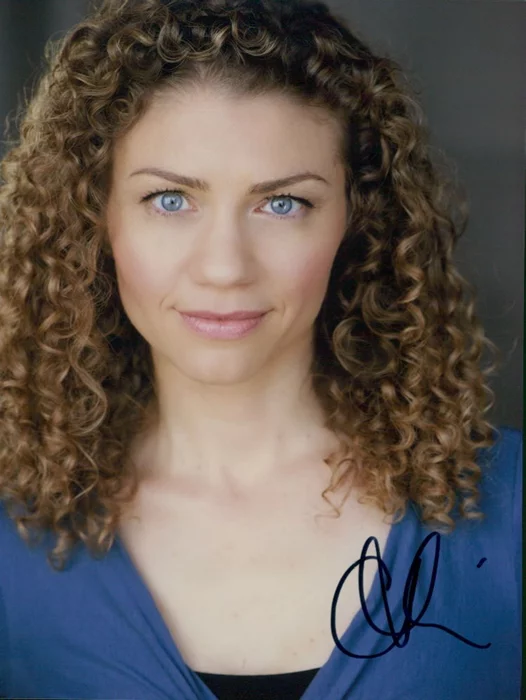 Carolyne Maraghi autograph