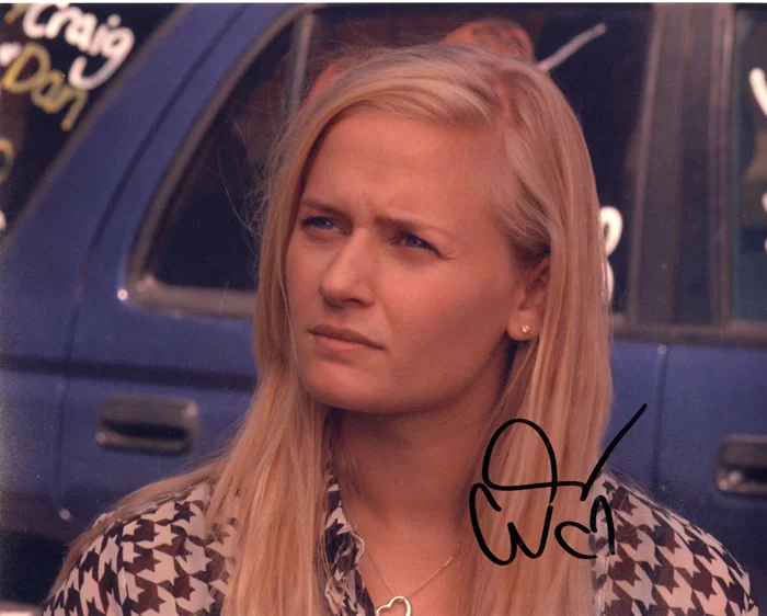 Carly Schroeder autograph