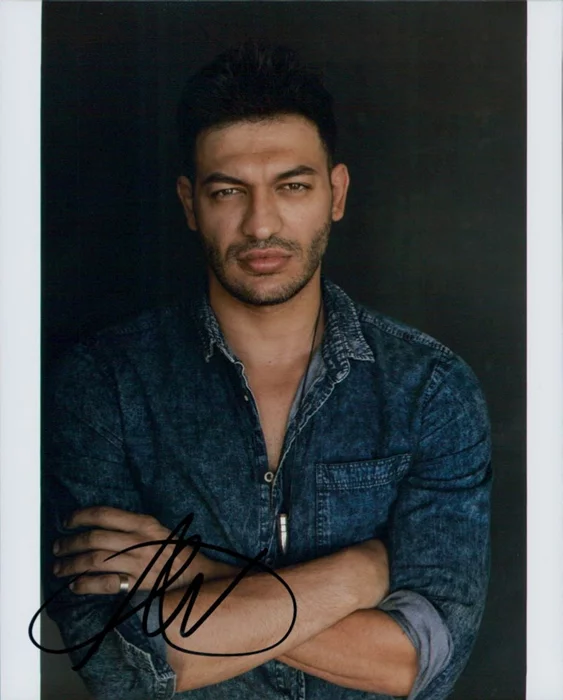 Alexander Wraith autograph