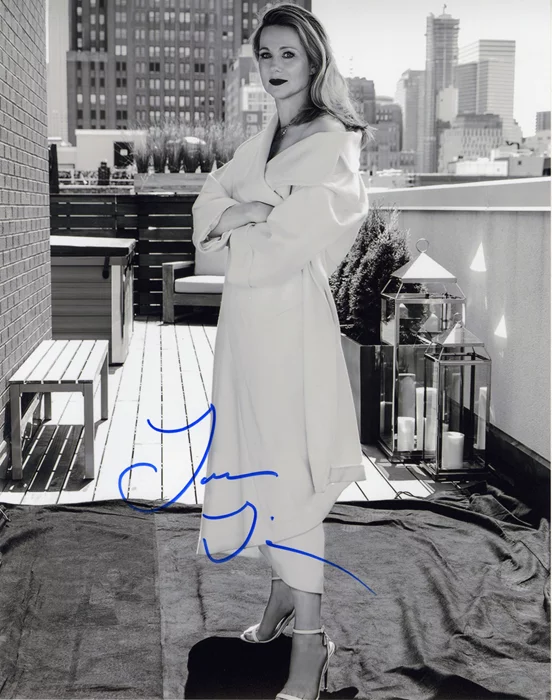 Laura Linney autograph