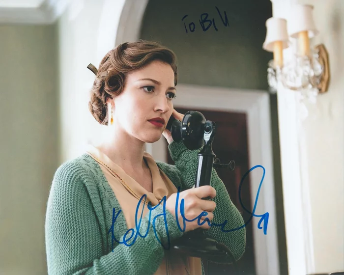 Kelly MacDonald autograph