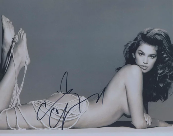 Cindy Crawford autograph
