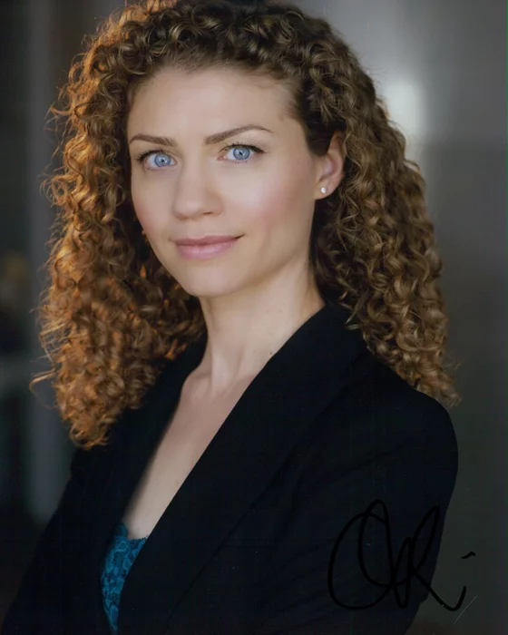 Carolyne Maraghi autograph