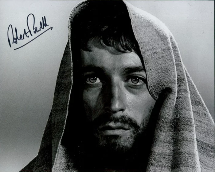 Robert Powell autograph