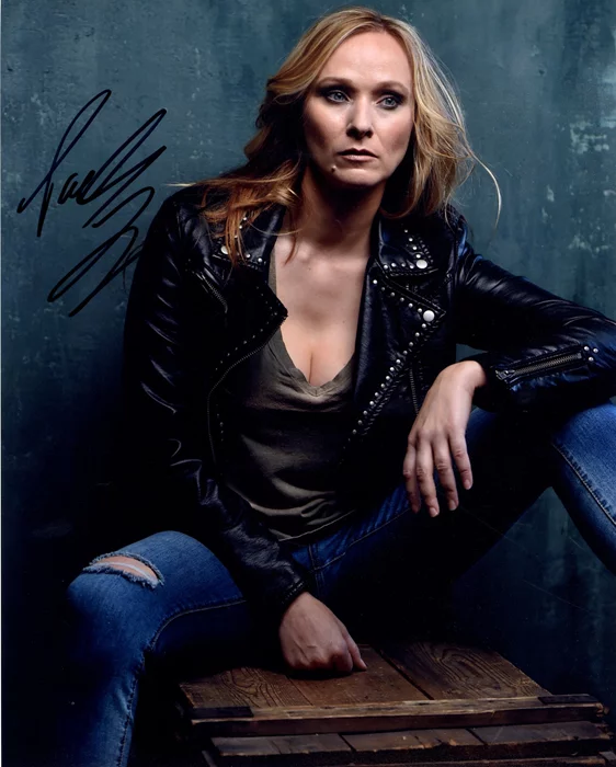 Paula Lindberg autograph