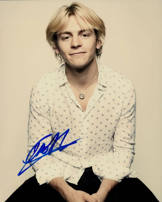 Ross Lynch autograph
