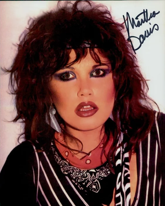Martha Davis autograph