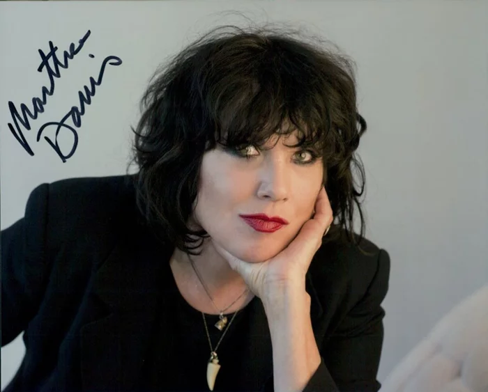 Martha Davis autograph