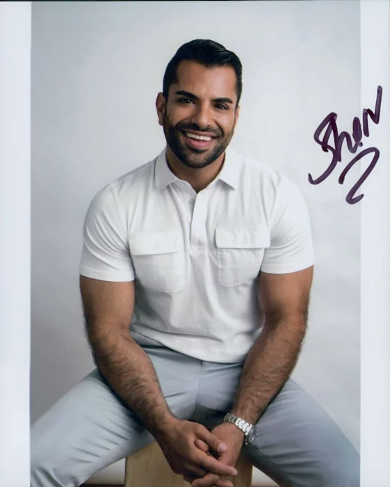 Shervin Roohparvar autograph