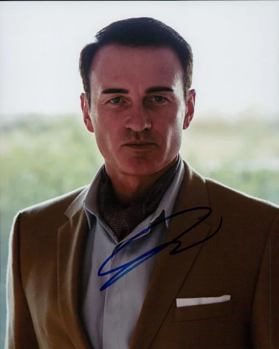 Julian McMahon autograph