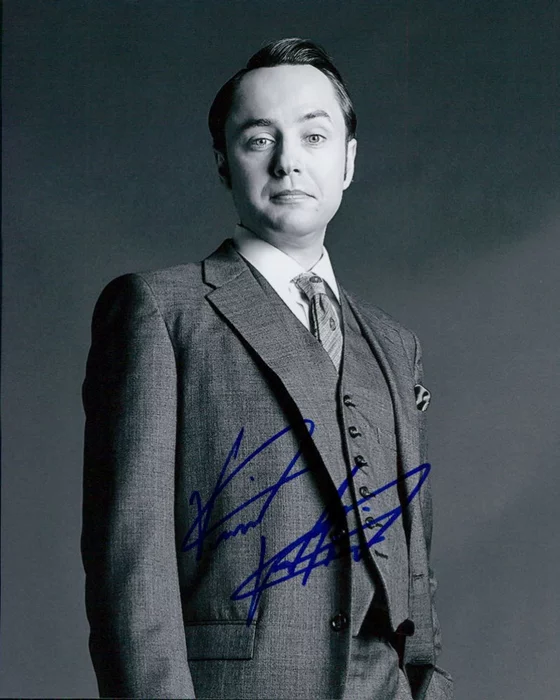 Vincent Kartheiser autograph