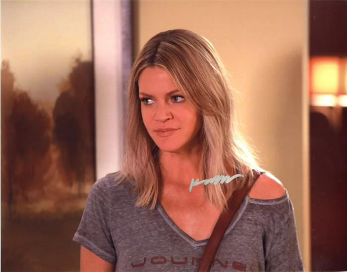 Kaitlin Olson autograph