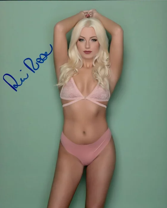 Ria Rose autograph