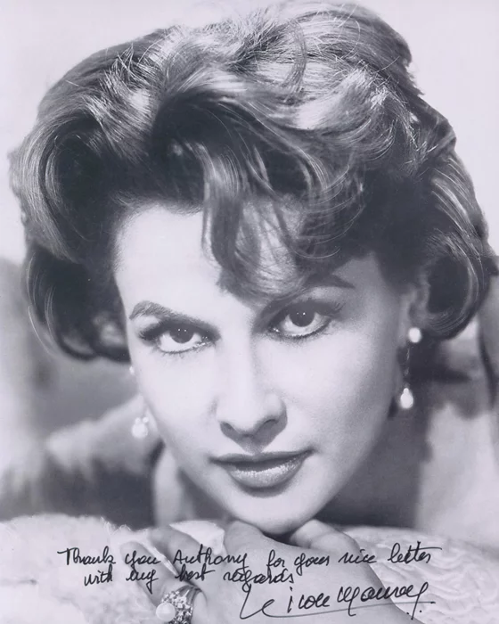Nicole Maurey autograph