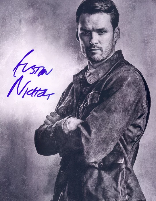 Austin Nichols autograph