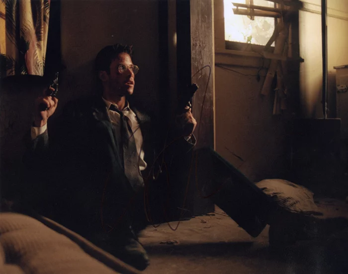 Guy Pearce autograph