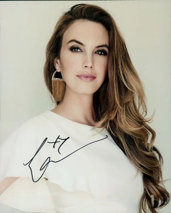 Elizabeth Chambers autograph