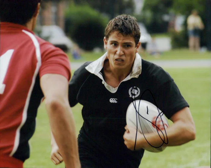 Sean Faris autograph