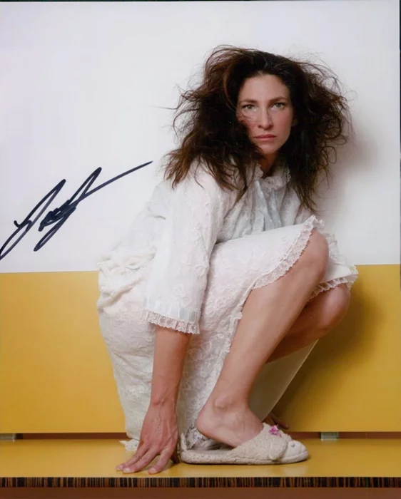 Laura Silverman autograph
